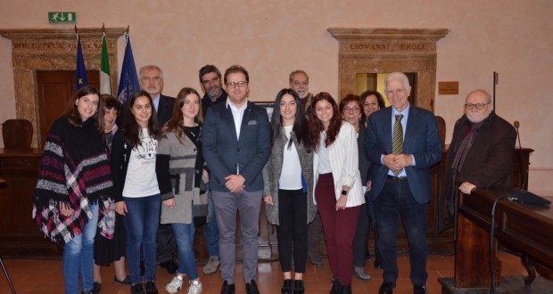 Narni, premio Viscione: riconoscimenti a studentesse del liceo Gandhi ...