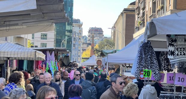 Le Foto La Fiera Del Cassero Porta I Ternani Tra Le Bancarelle Terni Life