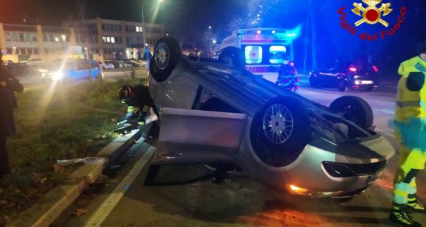 Incidente In Via Alfonsine Auto Si Ribalta Un Ferito Terni Life