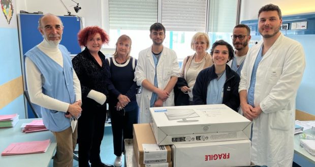 L’Aucc Dona Computer Al Reparto Di Oncologia Medica Del Santa Maria ...